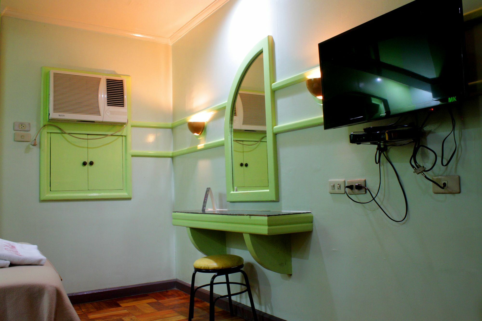 Mahal Kita Drive Inn Pasay Luaran gambar